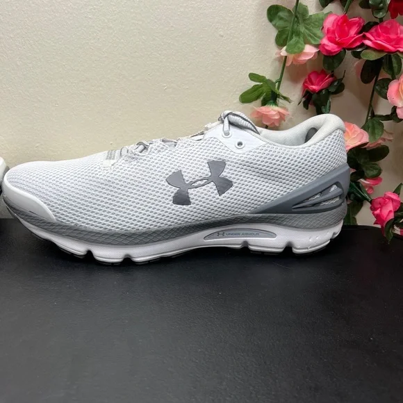 🌹 Under Armour Mens Charged Gemini 3023276-100 White Running Shoes Sneakers 9 - Picture 6 of 14